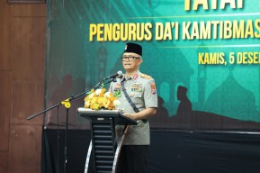 Polda Jatim dengan Da'i Kamtibmas Ciptakan Pilkada Jawa Timur Damai dan Aman