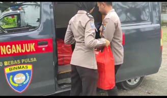 SDN Pule dan SDN Jatipunggur Target Mobil Cinta Polres Nganjuk, Bagikan Makan Siang Sehat Gratis
