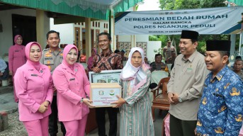 Rumah Baru dalam Program  Peduli untuk Pak Maryoto Resmi Diserahkan