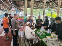 Operasi Lilin Semeru 2024 Polresta Banyuwangi Gelar Rik kes Gratis Bagi Pengemudi Angkutan Umum