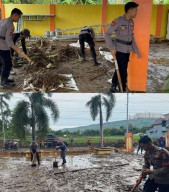 Sinergitas Polisi Bersama TNI dan Warga Bersihkan Lumpur Pasca Banjir di Situbondo