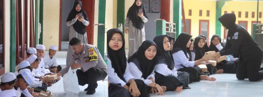 Wujudkan Program Asta Cita Polres Probolinggo: Berbagi Makanan Bergizi di Sekolah