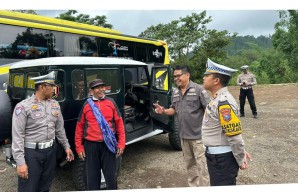 Polres Probolinggo Tes Urine Sopir Jeep dan Bus Wisata Untuk Keamanan Wisatawan Bromo
