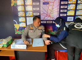 Tim Dokkes Polres Lumajang Rikkes Petugas Posyan Ops Lilin 2024, Pastikan Kesehatan Personel