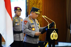 Kapolri Pimpin: Sertijab Kapolda Sumbar Irjen Pol Dr. Gatot Tri Suryanta
