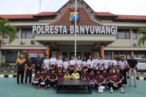 Kapolresta Banyuwangi:"Lepas Atlet Bola Voli U-15 Menuju Kejurprov Jatim"