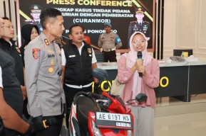 Polres Ponorogo: Mengembalikan Motor Beat, Setelah Pelaku Tertangkap Pak Polisi"