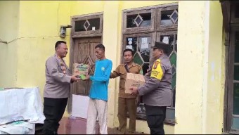Polres Pasuruan: "Salurkan Bantuan untuk Warga Terdampak Angin Kencang di 6 Kecamatan"