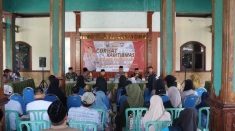 Polres Pasuruan: "Gandeng Media Gelar Baksos di Jumat Curhat"