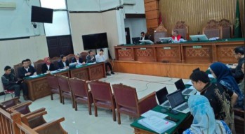 Hakim Putuskan: "Tolak Praperadilan Hasto, Statusnya Tetap Tersangka KPK"