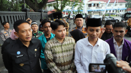 Pasca Aksi Demo Polresta Malang Kota dan Forkopimda Bersama GMNI Jatim Kerja Bakti dan Berbagi Sembako