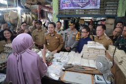 Kapolres Jember Bersama Forkompinda Sidak Pasar Pastikan Stok dan Harga Pangan Stabil Jelang Idul Fitri 1446 H