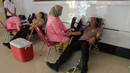 Donor Darah Kartini: Aksi Peduli Polwan dan ASN Polres Nganjuk