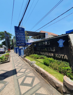 Diduga Bebas dan Leluasa nya Calo Beraksi di Satpas Polresta Pasuruan.