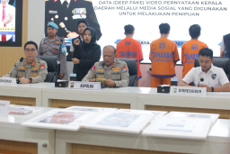 Polisi  Amankan Tiga Tersangka Pembuat dan Penyebar Video Hoax Catut Nama Gubernurnya