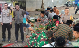 Bhabinkamtibmas Desa Kaloran. Hadiri Nyadran, Bersama Porpimcam Ngronggot di Punden Ki Somo Drono