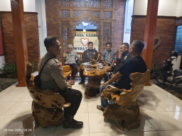 Kapolsek Nganjuk Kota Sambangi Padepokan PSHT, Bangun Sinergi Lewat Program Soko Guru