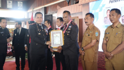 Kapolres Nganjuk Beri Penghargaan dan Hadiah Umroh dalam Tasyakuran Hari Bhayangkara ke-79