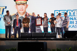 Kapolri Terima Penghargaan dari Organisasi Buruh Dunia atas Dedikasi Lindungi Hak Buruh