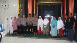 Shalat Subuh Berjamaah, Polres Nganjuk Gandeng Masyarakat Perkuat Kamtibmas Sukomoro