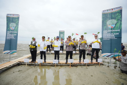 Tanam Mangrove di Kalbar, Kapolri: Jaga Lingkungan untuk Masa Depan Anak-Cucu Kita