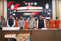 Polisi Berhasil Amankan 16 Tersangka 98,48 gram Sabu dan Ratusan Ribu Okerbaya