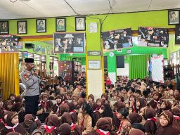 Polisi Masuk Sekolah : Polresta Sidoarjo Gelorakan Anti Bullying