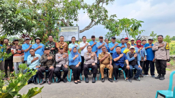 Thumbnail Perkuat Silaturahmi, Polres Nganjuk Bersama Forkopimcam Wilangan Gelar Kamtibmas di Desa Ngadipiro Perkuat Silaturahmi, Polres Nganjuk Bersama Forkopimcam Wilangan Gelar Kamtibmas di Desa Ngadipiro