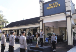 Thumbnail Kapolres Kediri Kota Kukuhkan Pamapta Layanan yang Cepat dan Profesional untuk Masyarakat Kapolres Kediri Kota Kukuhkan Pamapta Layanan yang Cepat dan Profesional untuk Masyarakat