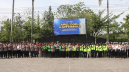 Thumbnail Polres Nganjuk Gelar Apel Ojol Kamtibmas, Wujud Sinergi Bersama Komunitas untuk Jogo Nganjuk Polres Nganjuk Gelar Apel Ojol Kamtibmas, Wujud Sinergi Bersama Komunitas untuk Jogo Nganjuk