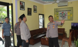 Kapolres Nganjuk Tinjau Polsek Baron, Cek Ungkap Kasus dan Renovasi Ruang SPKT Baru