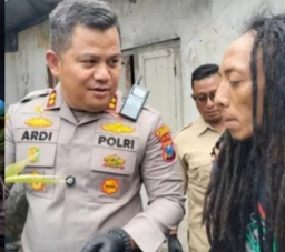 Polisi Ungkap: "Praktik Budidaya Narkotika Jenis Ganja, Grebek Sebuah Rumah Kontrakan di Jombang".