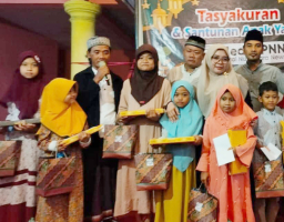 PNN.co.id Bersama Anak anak Jalanan, Kaum Dhuafa dan Anak Yatim Piatu Peringati Isra'miraj 1447H di Kabupaten Kediri 