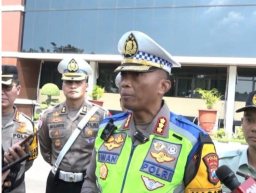 Polda Jatim Berlakukan Pembatasan Angkutan Barang Selama Operasi Ketupat   SURABAYA, PortaNusantaraNews.comPolda Jawa Ti