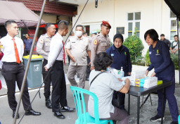 Menyongsong Hari Bhayangkara ke-80: Polresta Malang Kembali Gelar MBG 500 Porsi dan Cek Kesehatan Gratis