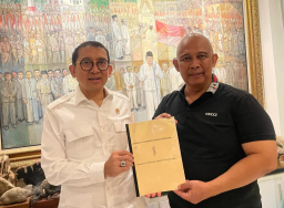 Jacob Ereste : *Fadli Zon : Setelah Menjadi Menteri Tetap Tak Lupa Pada Kawan Lama*