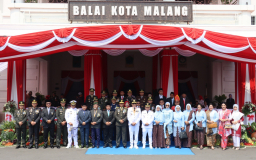 HUT ke-81 RI: Kapolresta Malang  Hadiri Upacara hingga Penurunan Bendera, Warga Peduli NTT dan Bumi Arema Semakin Damai