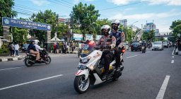 Patroli Rutin dan Respon Cepat Sat Samapta Polresta Malang Kota Evakuasi Dua Mahasiswi Korban Kecelakaan Motor