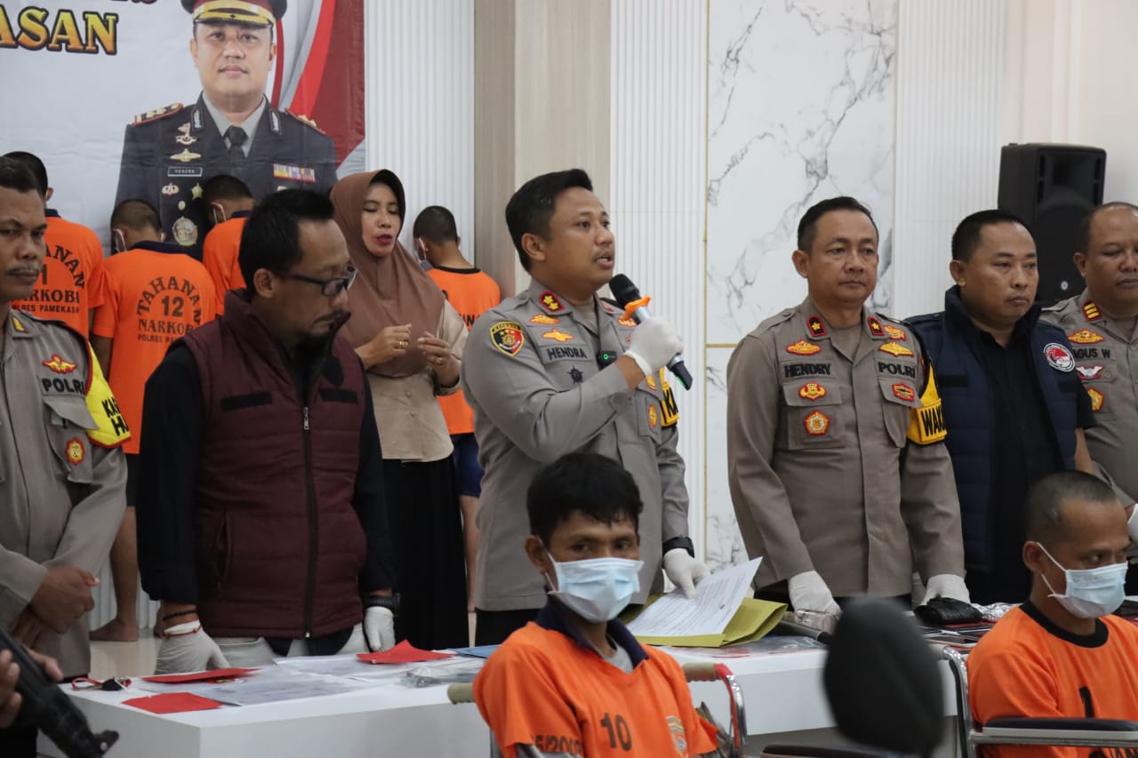 Polres Pamekasan: "Komitmen Berantas Tindak Kriminal 16 Tersangka Kasus Curanmor dan Narkoba Diringkus"