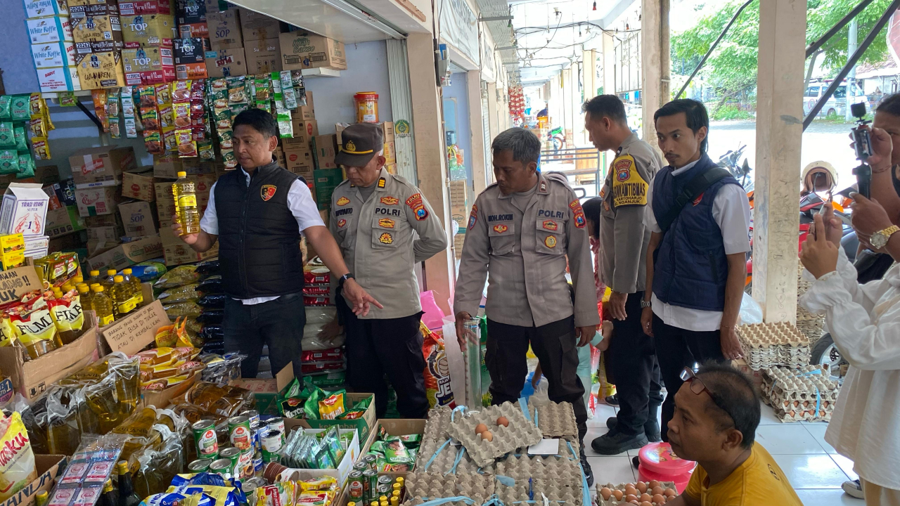 Sidak Satgas Pangan Polres Nganjuk Temukan Minyak Goreng Tidak Sesuai Kemasan