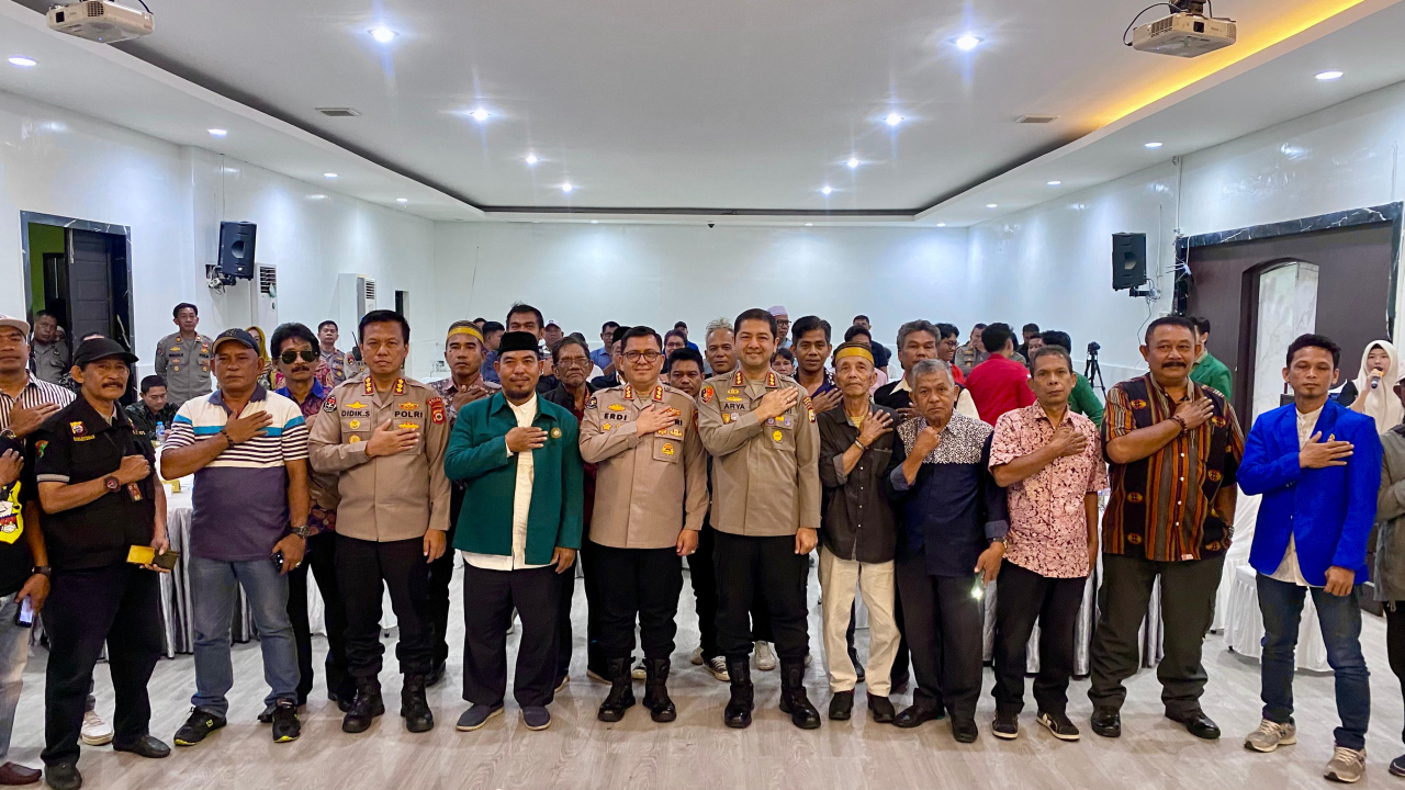 Divhumas Polri Gelar FGD Kontra Radikal: “Terorisme adalah Musuh Kita Bersama” di Polrestabes Makassar