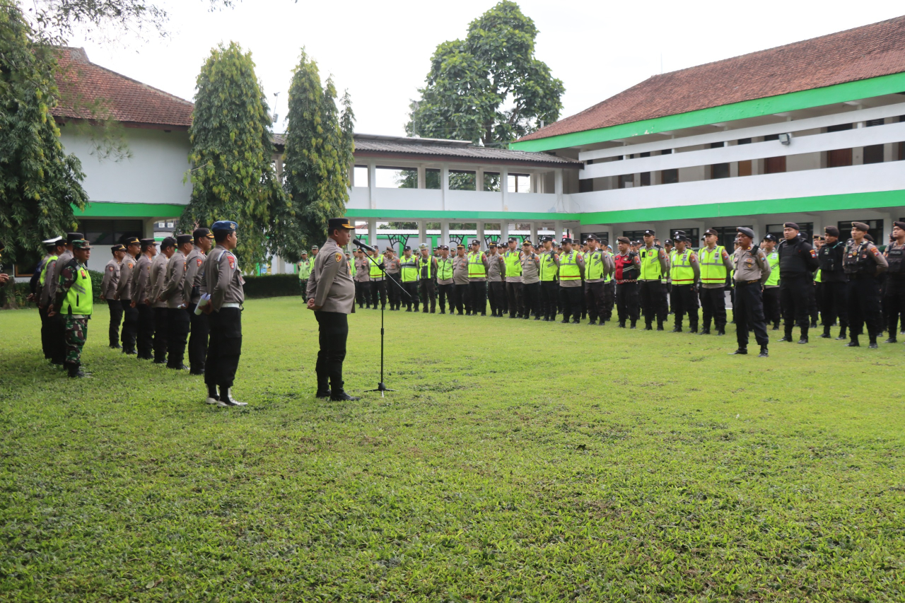 Kolaborasi Polisi dan TNI Amankan Pengesahan Warga Baru Perguruan Silat di Blitar