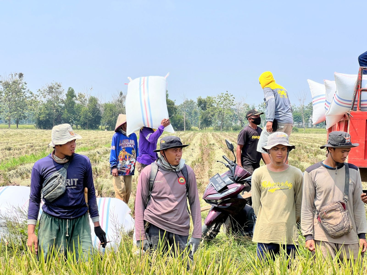 Direktur Idensos Densus 88 AT Lakukan Kunjungan Kerja ke PT Sang Hyang Seri Subang, Jalin Silaturahmi dengan Eks Napiter