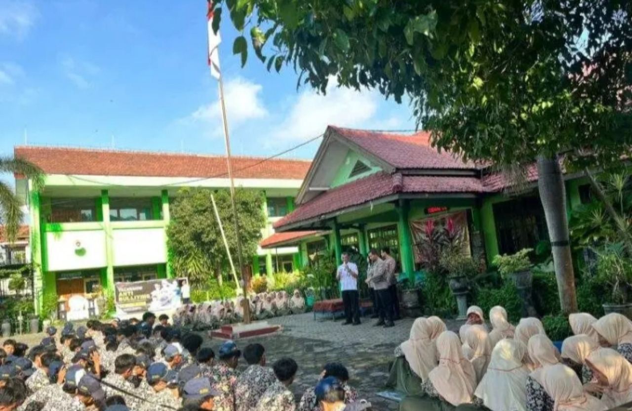 Polres Probolinggo Kota Cegah Bullying, Beri Edukasi Pelajar di Sejumlah Sekolah