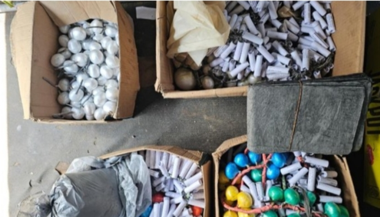 Sebuah Rumah di Desa Rek Kerrek Menjadi Tempat Pembuatan Mercon-Balon Udara, Tertangkap 1 dan 4 DPO