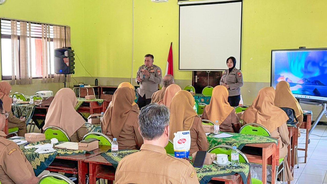 Cegah Kenakalan Remaja, Polresta Malang Kota Sosialisasikan Metode Terapi Psikologis kepada Kepala SMP se-Kota Malang